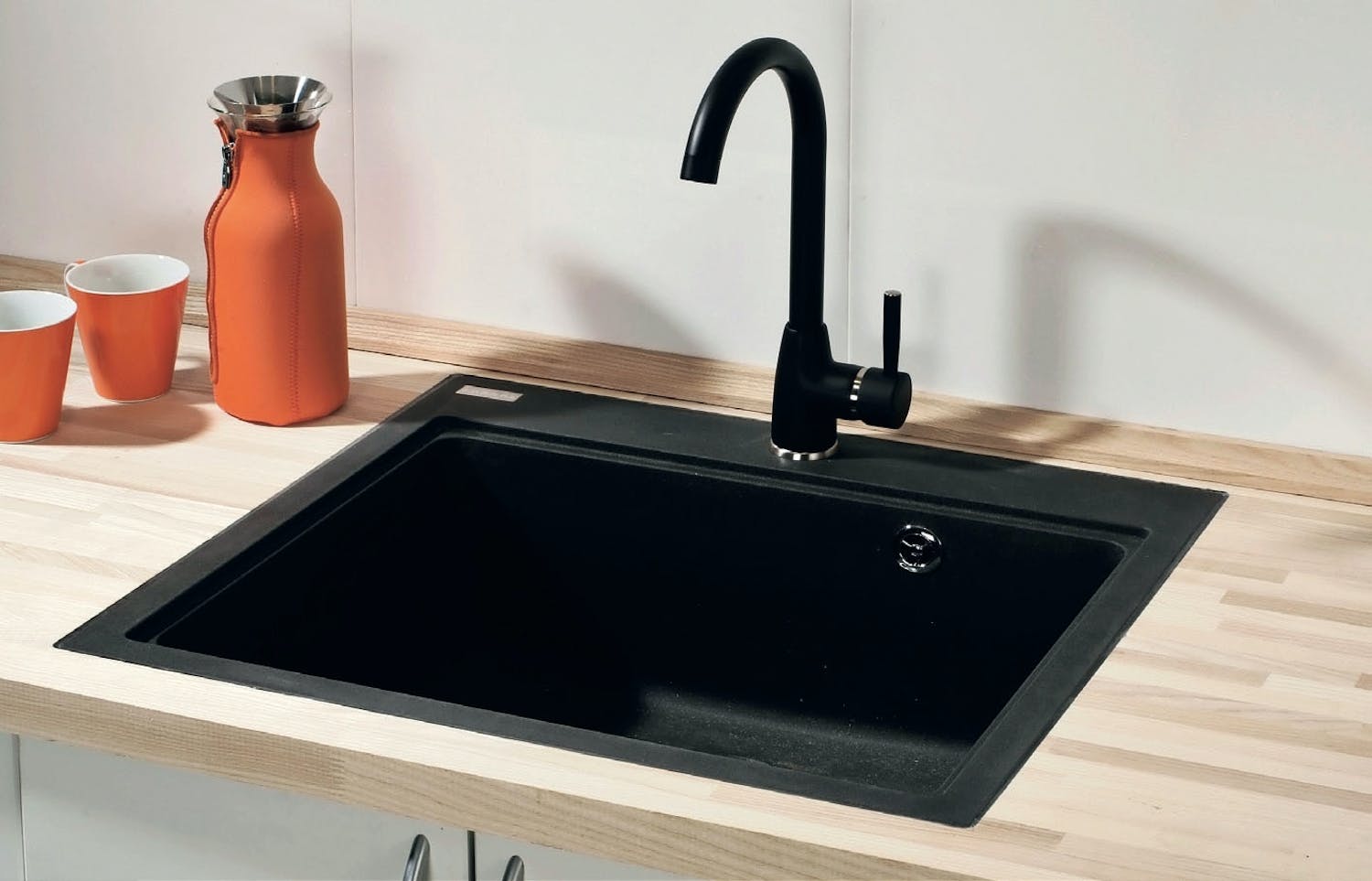 Svart planlimt kjøkkenvask Svart planlimt kjøkkenvask